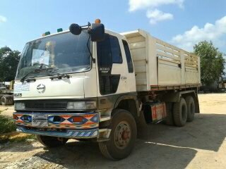 ขายรถบรรทุกสิบล้อดั๊มพ์ HINO 3M หัวสมอเงิน 2k เครื่องเดิม เกียร์อิตั้น ดั๊มพ์สามมิตรลอนเฉียง แอร์เย็น ยางเต็ม ทะเบียนพร้อมโอน