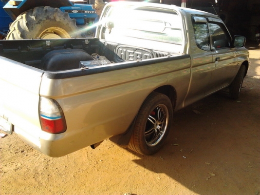 MITSUBISHI L200-STRADA MEGACAB GL 2.5 MT ปี 2003 รถบ้านสีบางเดิมทั้งคัน ช่วงล่างล้อแม็กอย่างสวย ภายในสวยครบพร้อม CD MP3 แอร์เย็น พวงมาลัยเพาเวอร์ กระบะปูพื้นยางลายเนอร์ ช่วงล่างแน่นดี ยางสภาพดี 4 เส้นพร้อมใช้งาน ทะเบียนภาษีครบเต็มพร้อมโอน ราคาต