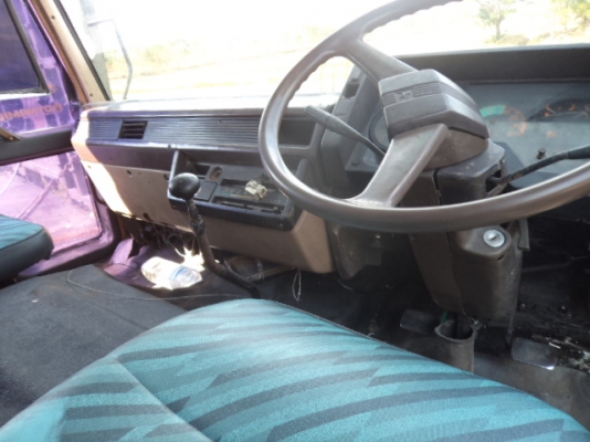 ขายรถมิตซู10ล้อ สภาพดีพร้อมใช้งานคับ