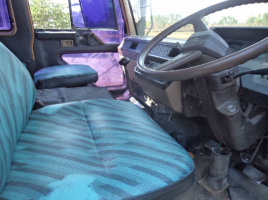 ขายรถมิตซู10ล้อ สภาพดีพร้อมใช้งานคับ