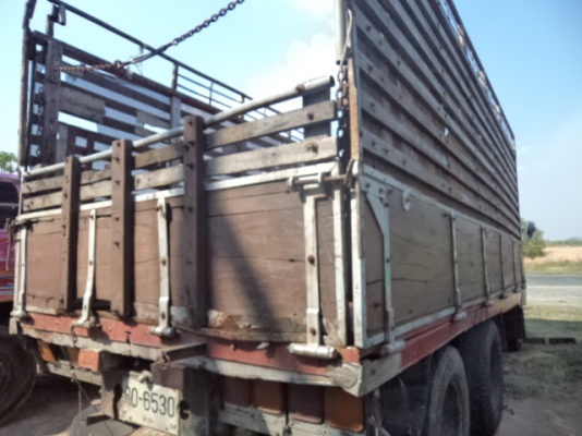 ขายรถมิตซู10ล้อ สภาพดีพร้อมใช้งานคับ