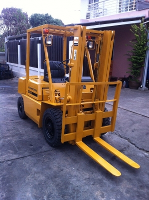ขาย ฟอล์คลิฟต์ 2.0 ตัน KOMATSU FD20-10 รถมือ 2 นำเข้าจากญี่ปุ่น ขาย ฟอล์คลิฟต์ 2.0 ตัน KOMATSU FD20-10 รถมือ 2 นำเข้าจากญี่ปุ่น