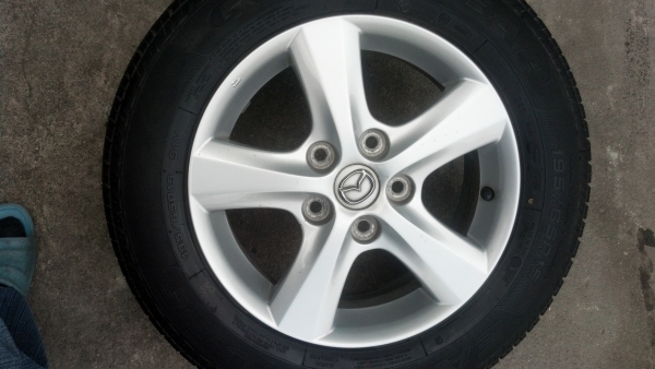 แม็กมาสด้า 3 ขอบ15 พร้อมยาง สภาพดี 195 65 15