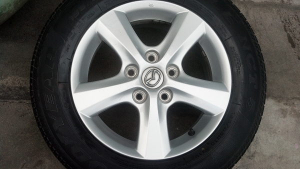 แม็กมาสด้า 3 ขอบ15 พร้อมยาง สภาพดี 195 65 15