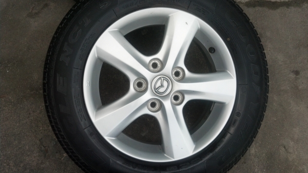 แม็กมาสด้า 3 ขอบ15 พร้อมยาง สภาพดี 195 65 15