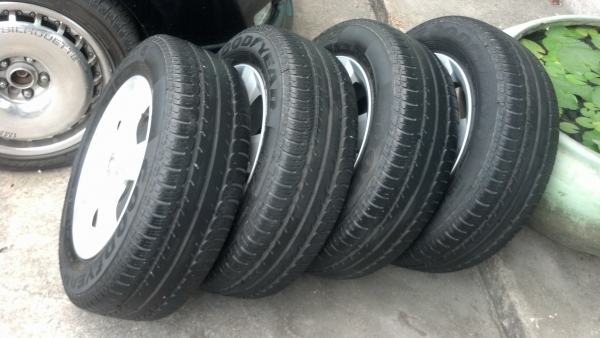 แม็กมาสด้า 3 ขอบ15 พร้อมยาง สภาพดี 195 65 15