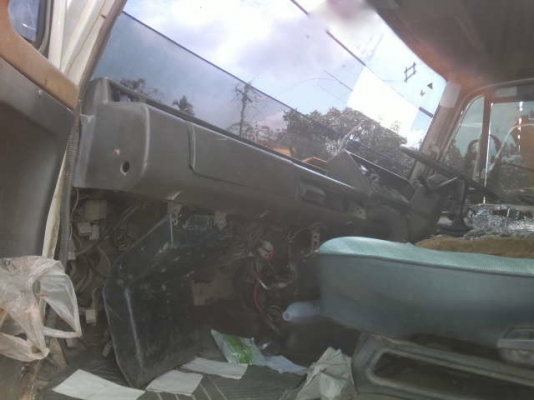 รถนิสสัน UD 10 ล้อดั๊ม 230 แรงม้า สนใจติดต่อ 081 - 6079515 รถนิสสัน UD 10 ล้อดั๊ม 230 แรงม้า สนใจติดต่อ 081 - 6079515