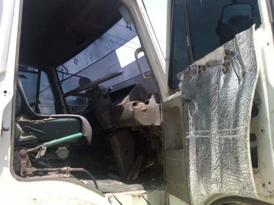 รถนิสสัน UD 10 ล้อดั๊ม 230 แรงม้า สนใจติดต่อ 081 - 6079515 รถนิสสัน UD 10 ล้อดั๊ม 230 แรงม้า สนใจติดต่อ 081 - 6079515