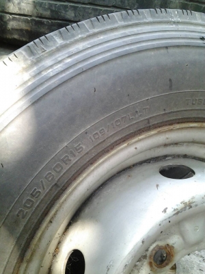 ขายกะทะล้อ+ยาง isuzu 4 ล้อกลาง ขายกะทะล้อ+ยาง isuzu 4 ล้อกลาง