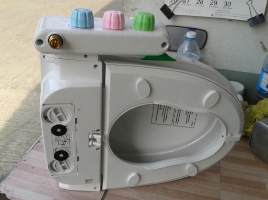 แฟมิลี่ บีแต้ฝารองชักโครก ระบบแรงดันน้ำ ของใหม่มีแต่ 2 อัน แฟมิลี่ บีแต้ฝารองชักโครก ระบบแรงดันน้ำ ของใหม่มีแต่ 2 อัน