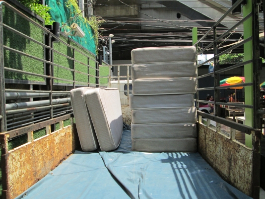 ที่นอนโรงแรมแถวสยามแสคร์   มี 20 ท่อน  พร้อมส่ง 18000บาท