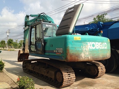รถขุด Kobelco SK200-6ES #YN10-39881 เครื่องยนต์ Mitsubishi สนใจโทร. 080-6565422 (หนิง)