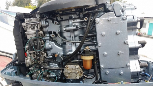 พื่อนในก๊วนฝากขายเครื่อง Yamaha 60 สภาพดีพร้อมใช้พึ่งยกลงจากเรือ กับ 85 แรงกำลังจะยกออกจากเรือ