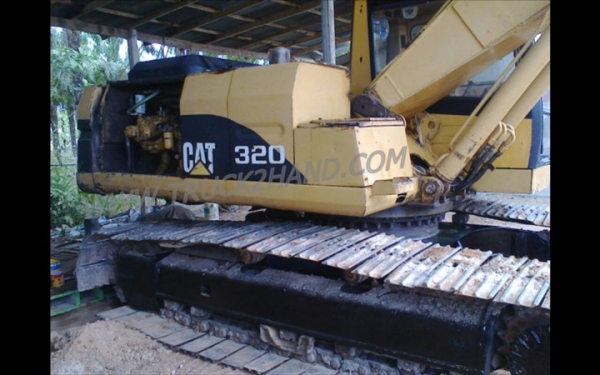 แบคโฮ CAT 320 เวอร์ชั่นวัน เครื่องพึ่งฟิสมาใหม่  ปั๊มเปลี่ยนมาใหม่  ฝาครอบ 2 ข้างไม่มี