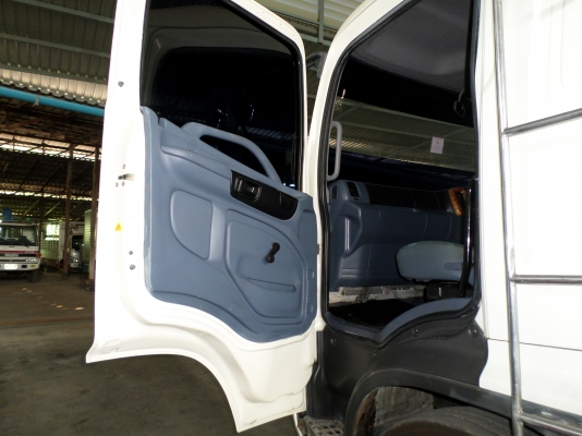 ขาย 6 ล้อ ฮีโน่ เมก้า เครน 5 ตัน  212 แรง  7.30 ม. รวมเครน ปี 2005  เครนทาดาโน่ 4 ปลอก 3 ชัก ขาเหลี่ยม รุ่นใหม่ ท้องวี สภาพสวยสุด ๆ เครื่องแน่น คัสซีสวย พร้อมใช้งาน     ชมรถก่อนได้ครับ สนใจติดต่อได้ที่  081-9425443  081-5715326