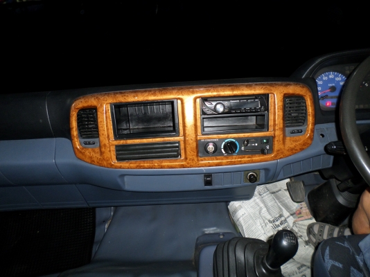 ขาย 6 ล้อ ฮีโน่ เมก้า เครน 5 ตัน  212 แรง  7.30 ม. รวมเครน ปี 2005  เครนทาดาโน่ 4 ปลอก 3 ชัก ขาเหลี่ยม รุ่นใหม่ ท้องวี สภาพสวยสุด ๆ เครื่องแน่น คัสซีสวย พร้อมใช้งาน     ชมรถก่อนได้ครับ สนใจติดต่อได้ที่  081-9425443  081-5715326