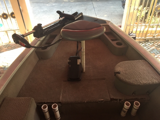 Bass Tracker 17 ฟุต