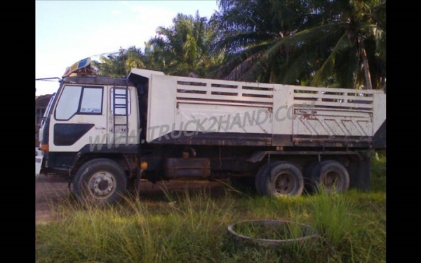 รถบรรทุก 10 ล้อดัมพ์ MITSUBISHI ขนาด 220 แรงม้า  เทอร์โบ