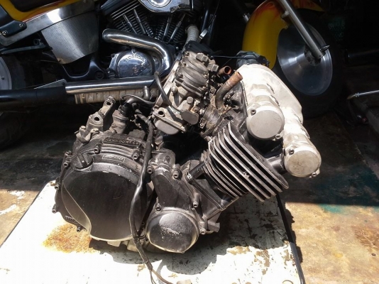 เครื่องFZ400 fazer