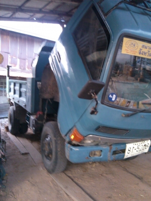 หกล้อ อีซูซุ KSดั้ม115แรง-4-BD-1ฝากดำ สภาพดีช่วงล่างใหญ่ท้าย F พร้อมใช้งาน เล่มทะเบียน ภาษีเต็ม พร้อมโอน ราคา285000บ ต่อรองได้ ครับ