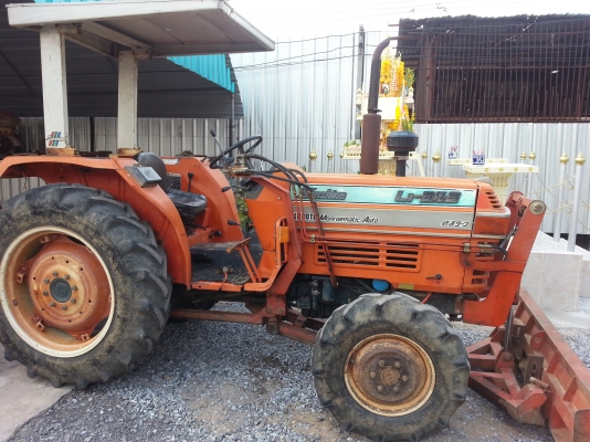 คูโบต้า L1-34.5 4WD 2 เพลา พร้อมใบมีดดันหน้า