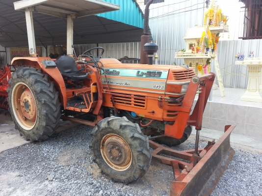 คูโบต้า L1-34.5 4WD 2 เพลา พร้อมใบมีดดันหน้า