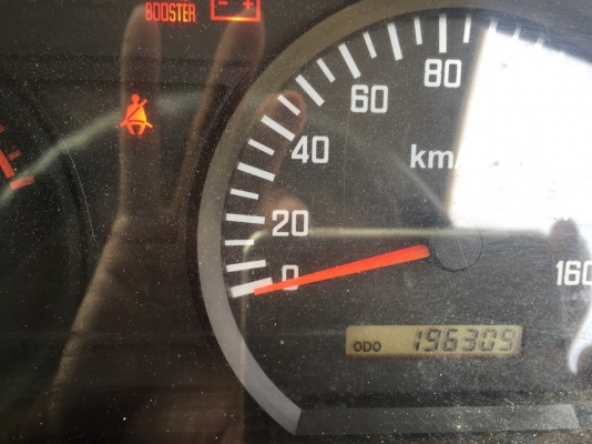 รถอีซูซุ 6 ล้อดั้ม NPR  150 แรงม้า. ปี 54  ( รถวิ่ง 19x,xxx กม. )      สนใจติดต่อ  081 - 6079515