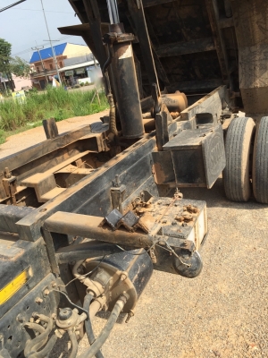 รถอีซูซุ 6 ล้อดั้ม NPR  150 แรงม้า. ปี 54  ( รถวิ่ง 19x,xxx กม. )      สนใจติดต่อ  081 - 6079515