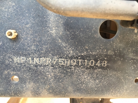 รถอีซูซุ 6 ล้อดั้ม NPR  150 แรงม้า. ปี 54  ( รถวิ่ง 19x,xxx กม. )      สนใจติดต่อ  081 - 6079515