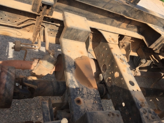 รถอีซูซุ 6 ล้อดั้ม NPR  150 แรงม้า. ปี 54  ( รถวิ่ง 19x,xxx กม. )      สนใจติดต่อ  081 - 6079515