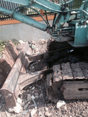 ขาย pc30 รุ่น6 เครื่องดี ปั้มดี มีลายหัวเจาะ ขาย135,000บาท