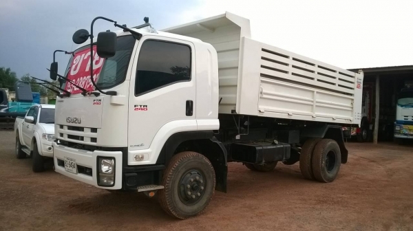 ขาย 6 ล้อดั้ม ISUZU FTR 240 ห้างแท้ปี 56 สภาพสวยพร้อมใช้งาน ดั้มสามมิตร เครื่องแน่น คัสซีสวย แอร์เย็นฉ่ำ ทะเบียนพร้อมโอน จัดแนนซ์ได้ยอดสูงครับ