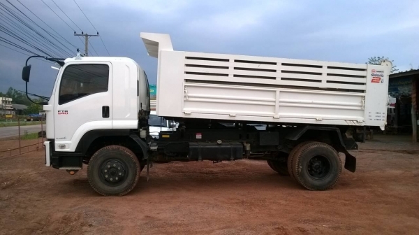 ขาย 6 ล้อดั้ม ISUZU FTR 240 ห้างแท้ปี 56 สภาพสวยพร้อมใช้งาน ดั้มสามมิตร เครื่องแน่น คัสซีสวย แอร์เย็นฉ่ำ ทะเบียนพร้อมโอน จัดแนนซ์ได้ยอดสูงครับ