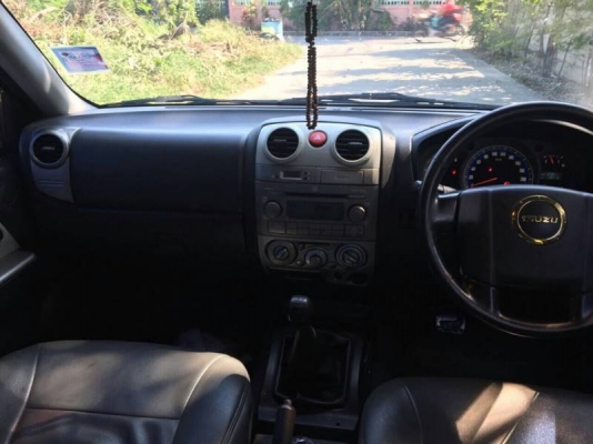 Isuzu D-Max ปี07 เครื่อง2.5 เกียร์ธรรมดา Isuzu D-Max ปี07 เครื่อง2.5 เกียร์ธรรมดา