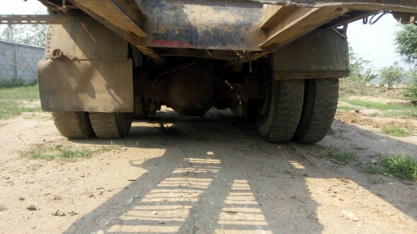 ขายรถสิบล้อ2เพลาหลงลากแบตโฮCP200เครือง165แรงสโลกลาง