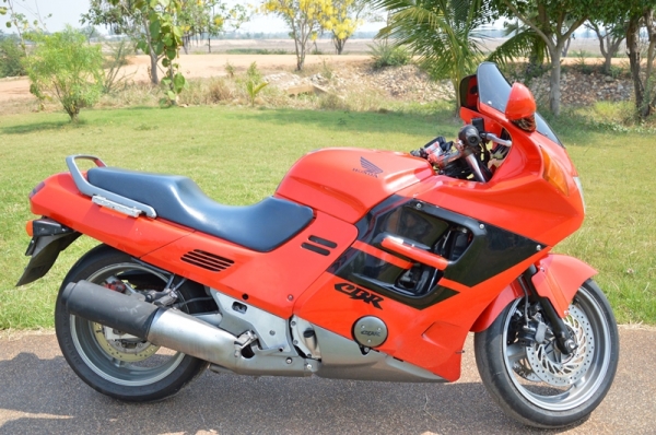 ขาย Honda CBR1000F ทะเบียนแท้ ภาษีไม่ขาดต่อ พร้อมโอนครับ