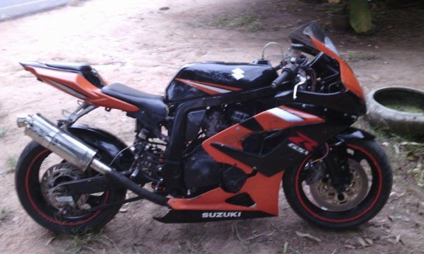 ขายครับ สองคันคู่ สลิง1100 ตัวออยย์ คันสีน้ำเงินมีทะเบียน สีส้มดำ ไม่มีเอกสาร ทั้งสองคัน ขาย 135,000 ครับ 087-2157848 ขายครับ สองคันคู่ สลิง1100 ตัวออยย์ คันสีน้ำเงินมีทะเบียน สีส้มดำ ไม่มีเอกสาร ทั้งสองคัน ขาย 135,000 ครับ 087-2157848