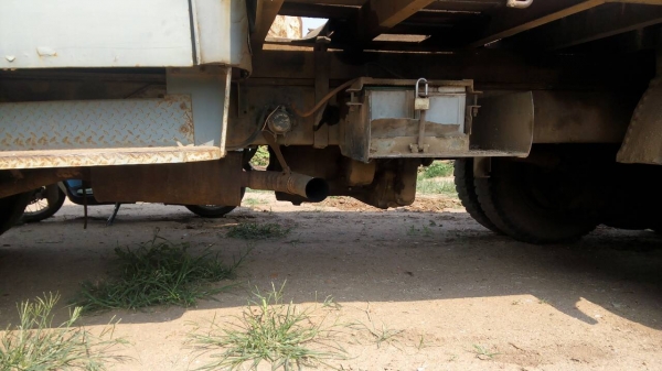 ขายรถสิบล้อหัวยาว2เพลาหลงลากแบคโฮPC120เตรือง165แรง