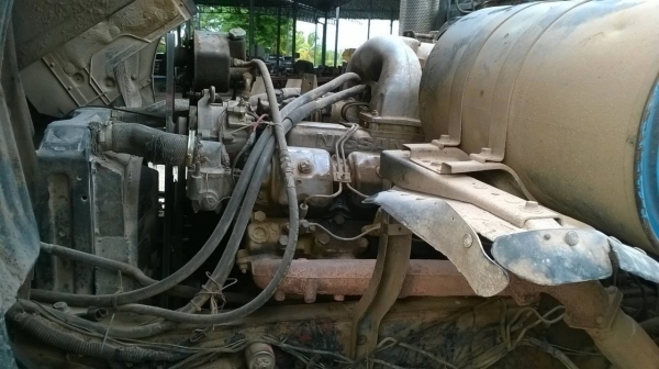 ขายหัวลาก NISSAN UD เครื่อง V 8 สูบ 320 แรงม้า คัสซีสวย ช่วงล่างแน่น ยกหัวไฟฟ้า ทะเบียนพร้อมโอน ราคาต่อรองได้ครับ