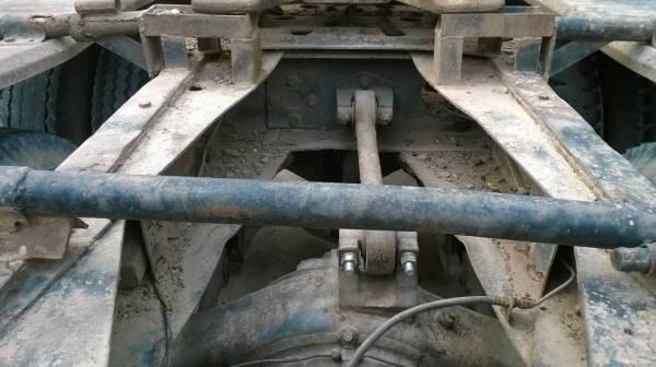 ขายหัวลาก NISSAN UD เครื่อง V 8 สูบ 320 แรงม้า คัสซีสวย ช่วงล่างแน่น ยกหัวไฟฟ้า ทะเบียนพร้อมโอน ราคาต่อรองได้ครับ