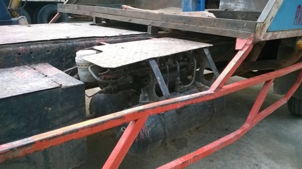 ขายหัวลาก NISSAN UD เครื่อง V 8 สูบ 320 แรงม้า คัสซีสวย ช่วงล่างแน่น ยกหัวไฟฟ้า ทะเบียนพร้อมโอน ราคาต่อรองได้ครับ