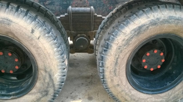 ขายหัวลาก NISSAN UD เครื่อง V 8 สูบ 320 แรงม้า คัสซีสวย ช่วงล่างแน่น ยกหัวไฟฟ้า ทะเบียนพร้อมโอน ราคาต่อรองได้ครับ