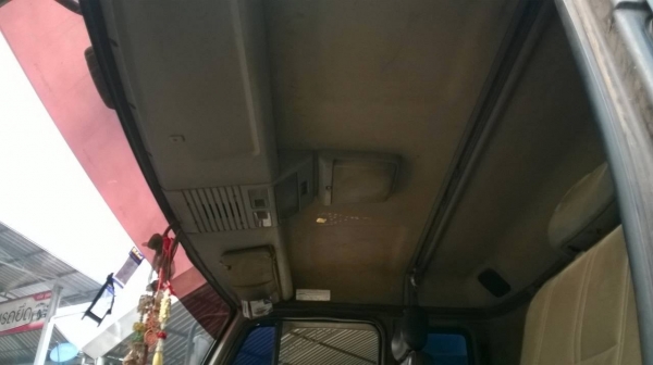 ขายหัวลาก NISSAN UD เครื่อง V 8 สูบ 320 แรงม้า คัสซีสวย ช่วงล่างแน่น ยกหัวไฟฟ้า ทะเบียนพร้อมโอน ราคาต่อรองได้ครับ