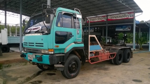 ขายหัวลาก NISSAN UD เครื่อง V 8 สูบ 320 แรงม้า คัสซีสวย ช่วงล่างแน่น ยกหัวไฟฟ้า ทะเบียนพร้อมโอน ราคาต่อรองได้ครับ