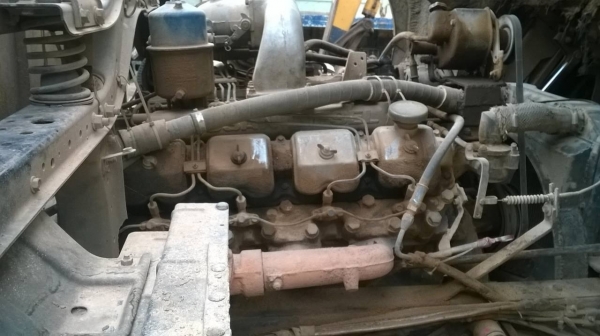 ขายหัวลาก NISSAN UD เครื่อง V 8 สูบ 320 แรงม้า คัสซีสวย ช่วงล่างแน่น ยกหัวไฟฟ้า ทะเบียนพร้อมโอน ราคาต่อรองได้ครับ