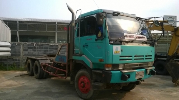 ขายหัวลาก NISSAN UD เครื่อง V 8 สูบ 320 แรงม้า คัสซีสวย ช่วงล่างแน่น ยกหัวไฟฟ้า ทะเบียนพร้อมโอน ราคาต่อรองได้ครับ