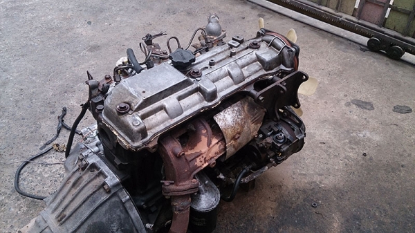 ขายเครื่องยนต์ดีเซลโตโยต้า 2L มีเลข