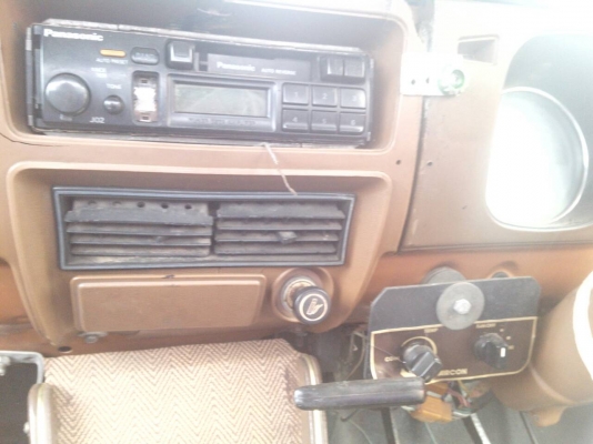 ขายมาสด้าพัน รุ่นแรกน๊อตล้อ5รู