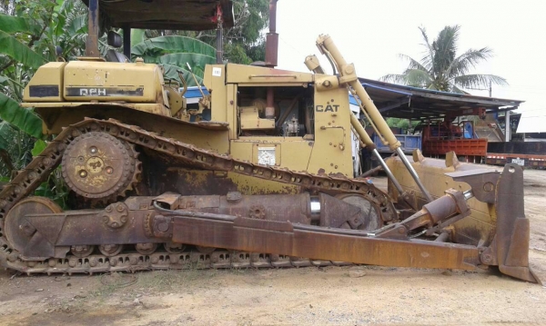 ขายรถแทรกเตอร์ CAT-D6H ป๊อกเก็ตลอย รถสวย พร้อมใช้งาน ราคา.1000000 ต่อรอง สนใจโทรจองด่วน