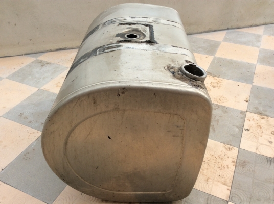 ขายด่วน. ถังน้ำมันอลูมิเนียม 450 ลิตร. มี 4ใบครับ ขายด่วน. ถังน้ำมันอลูมิเนียม 450 ลิตร. มี 4ใบครับ